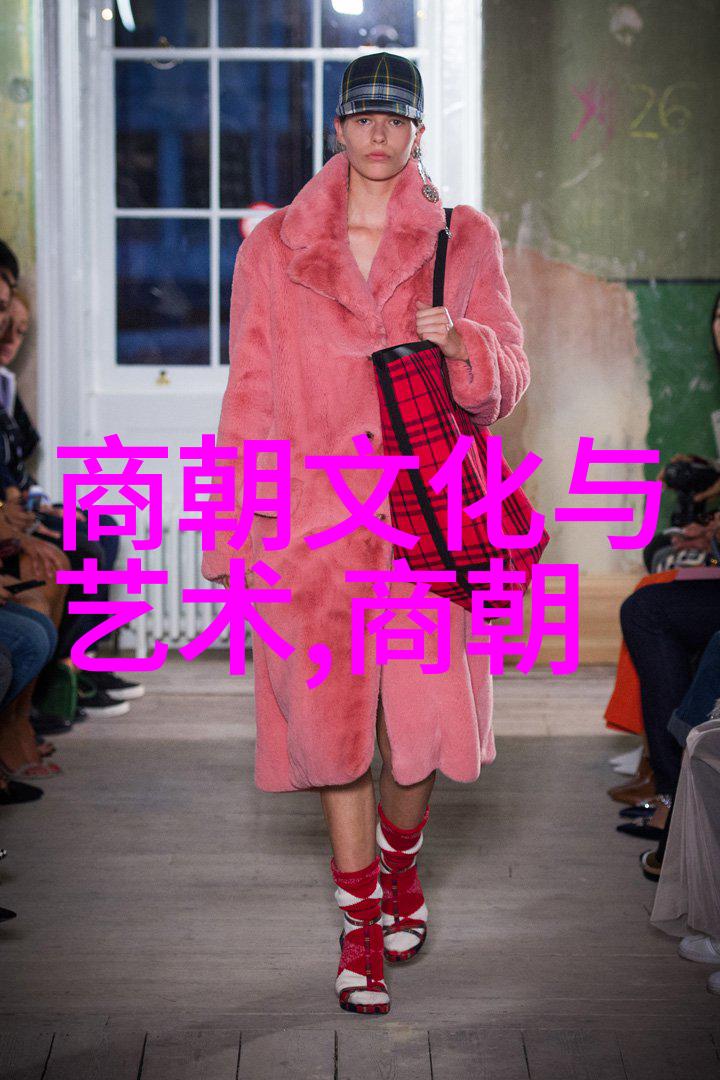 梅兰芳京剧名家演唱技艺高超如同天籁之音在人间回响他的每一次舞台表现都如同一场艺术盛宴在观众心中留下了