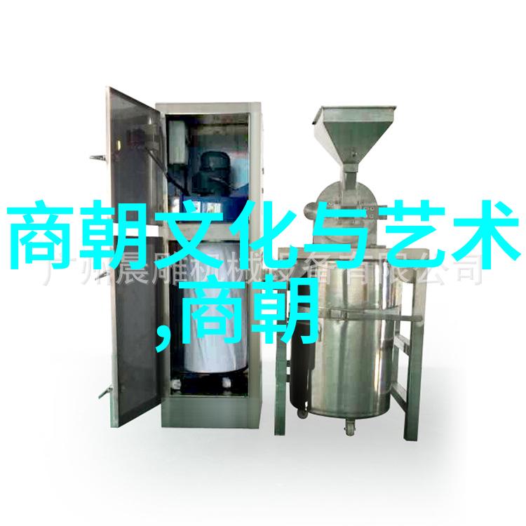 岳母的温馨笑容承载着家庭的幸福与满足