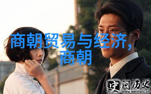 郭子兴13021355漱玉词的作者手持墨宝于古代书房中